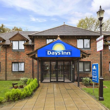 Days Inn Maidstone Dış mekan fotoğraf