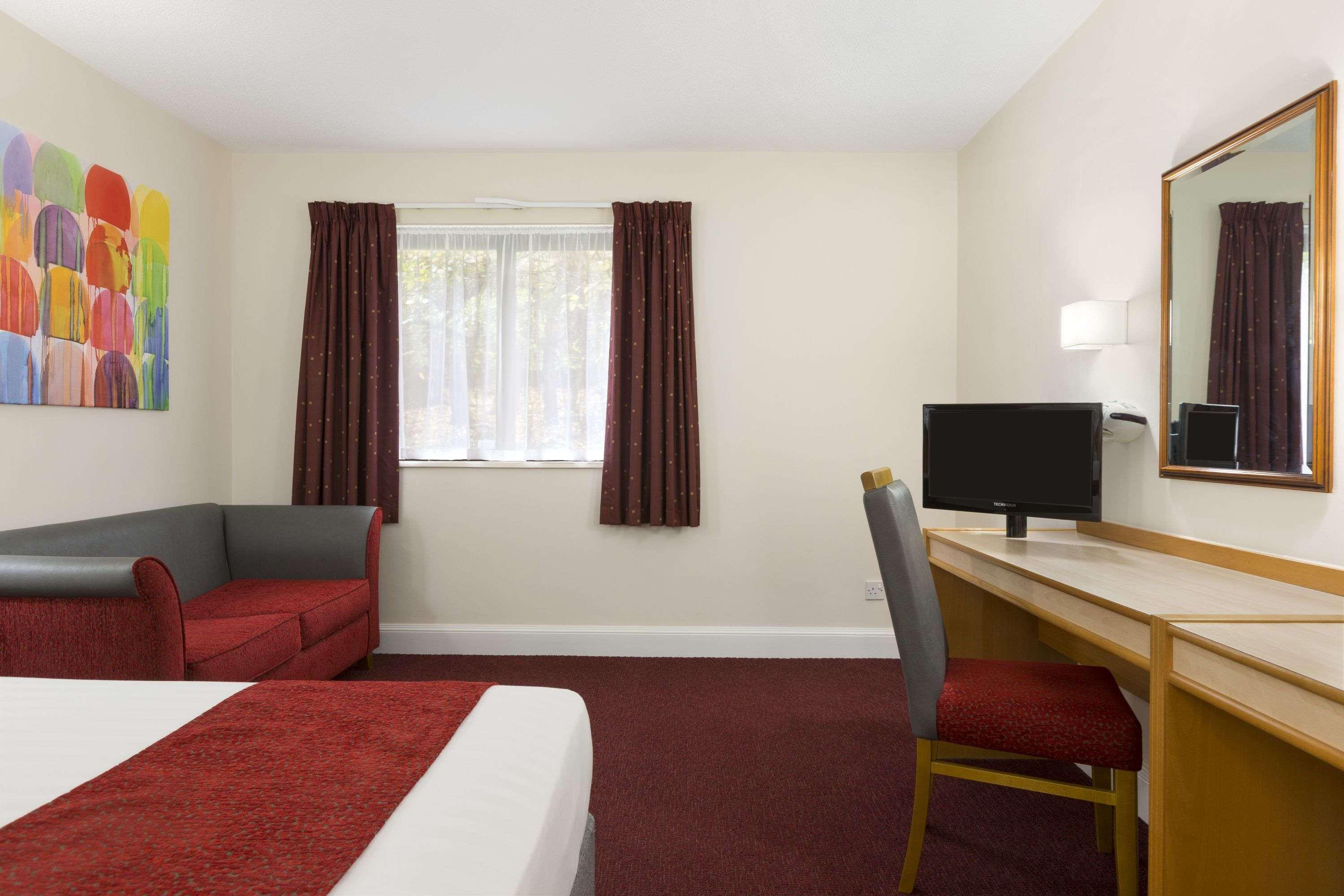 Days Inn Maidstone Dış mekan fotoğraf