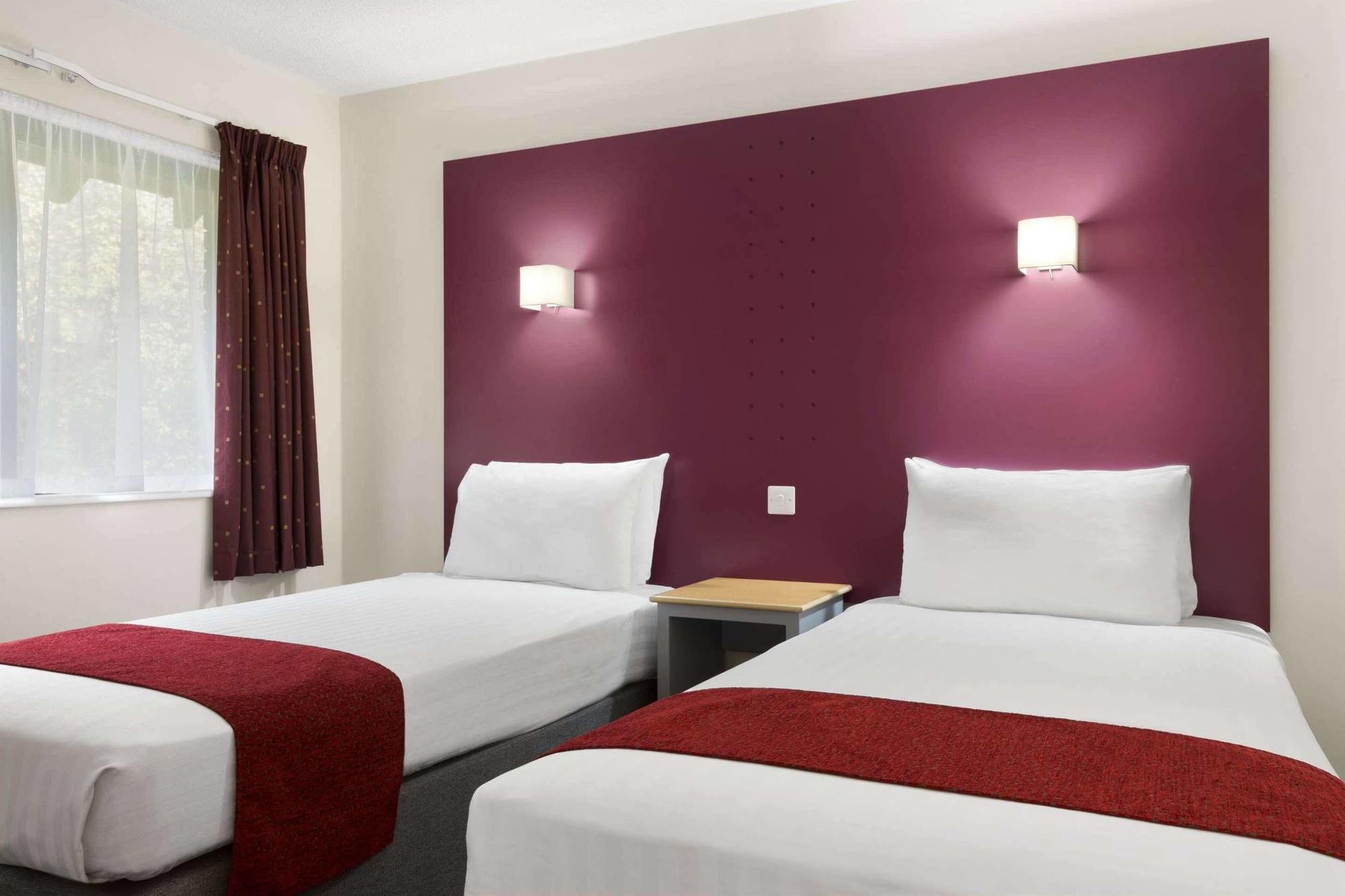 Days Inn Maidstone Dış mekan fotoğraf